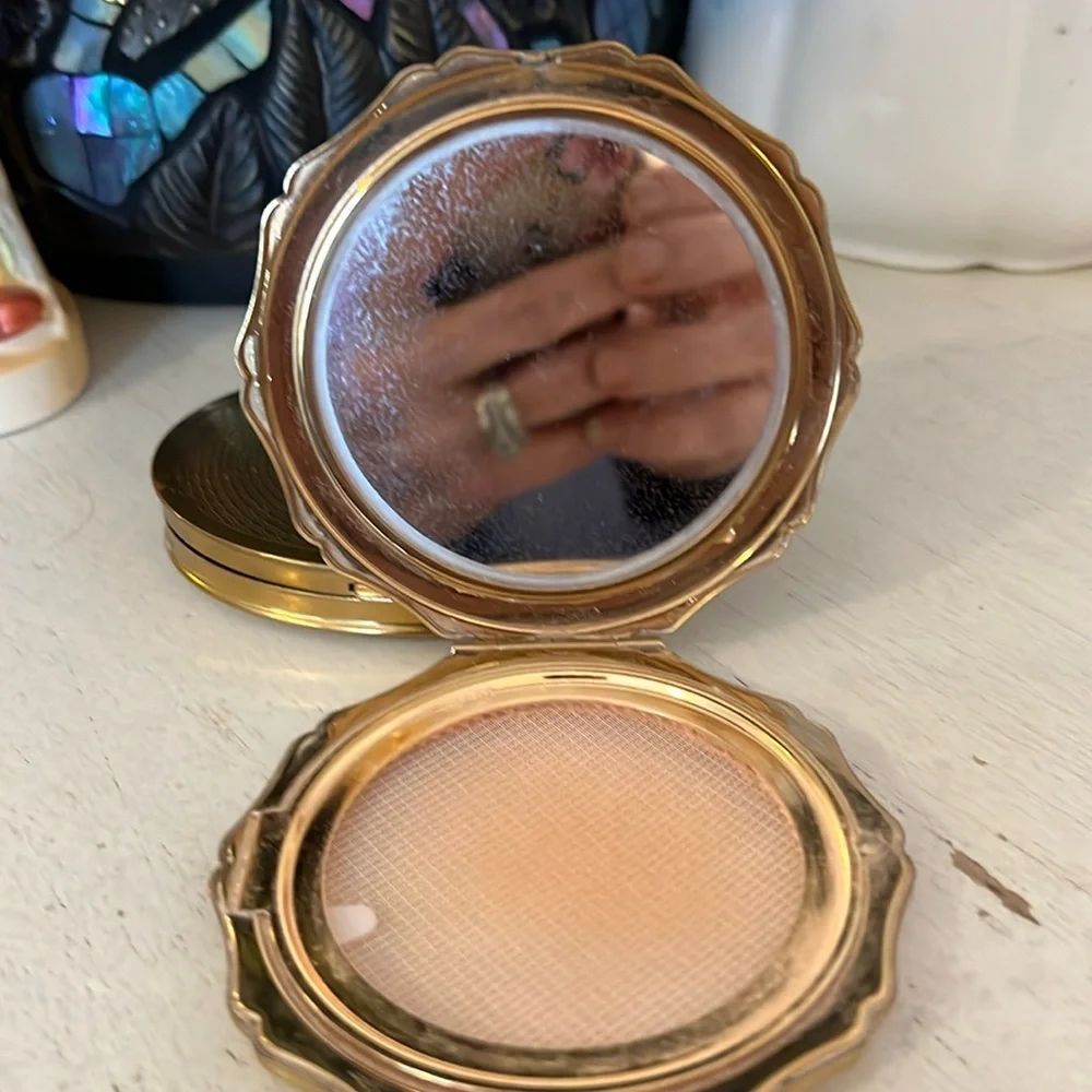 Stratton Of England & Dorset fifth avenue 1940s  Powder compacts